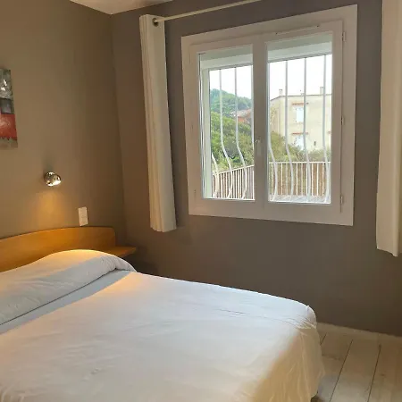 Au Tapis De Sable 2*