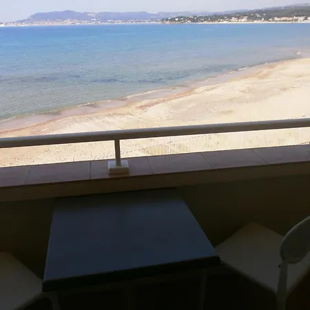 Au Tapis De Sable 2* Saint-Cyr-sur-Mer