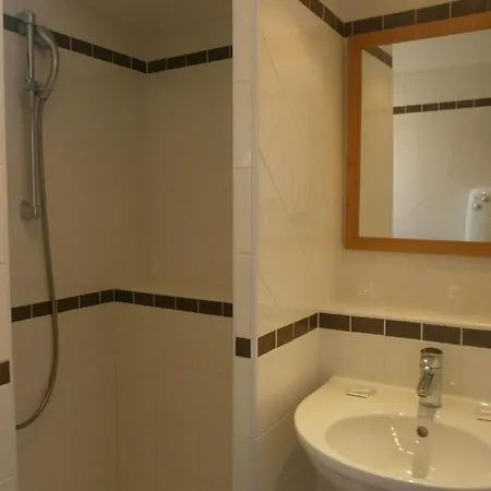 فندق Au Tapis De Sable 2*