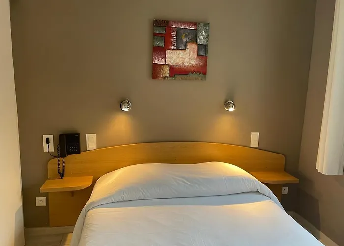 Au Tapis De Sable Hotel