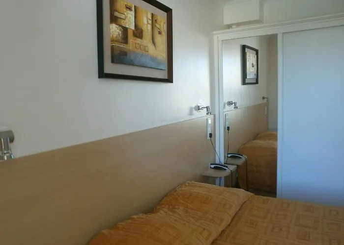 Au Tapis De Sable Hotel 2*