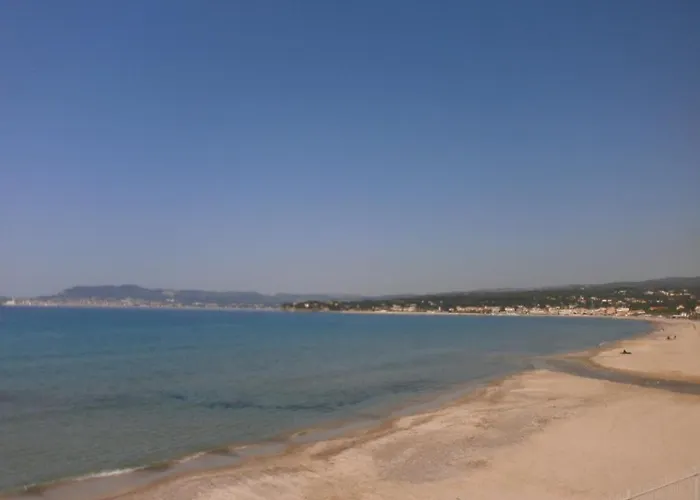 Au Tapis De Sable فندق 2*